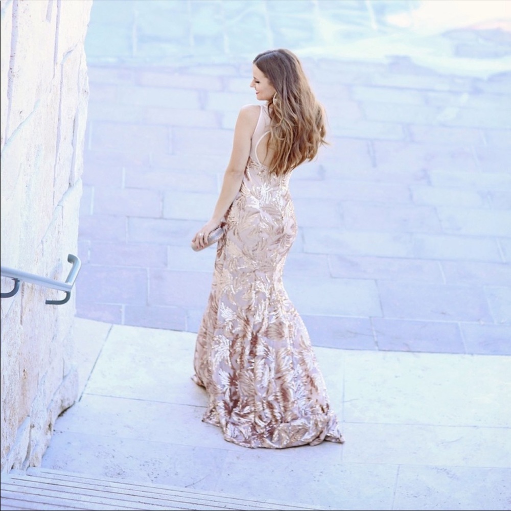 Adrianna-Papell sequins low back rose gold sleeveless long gown - Picture 5 of 7